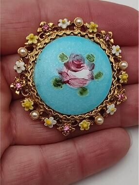 Signed ART Arthur Pepper Rose Glass Cabochon Brooch